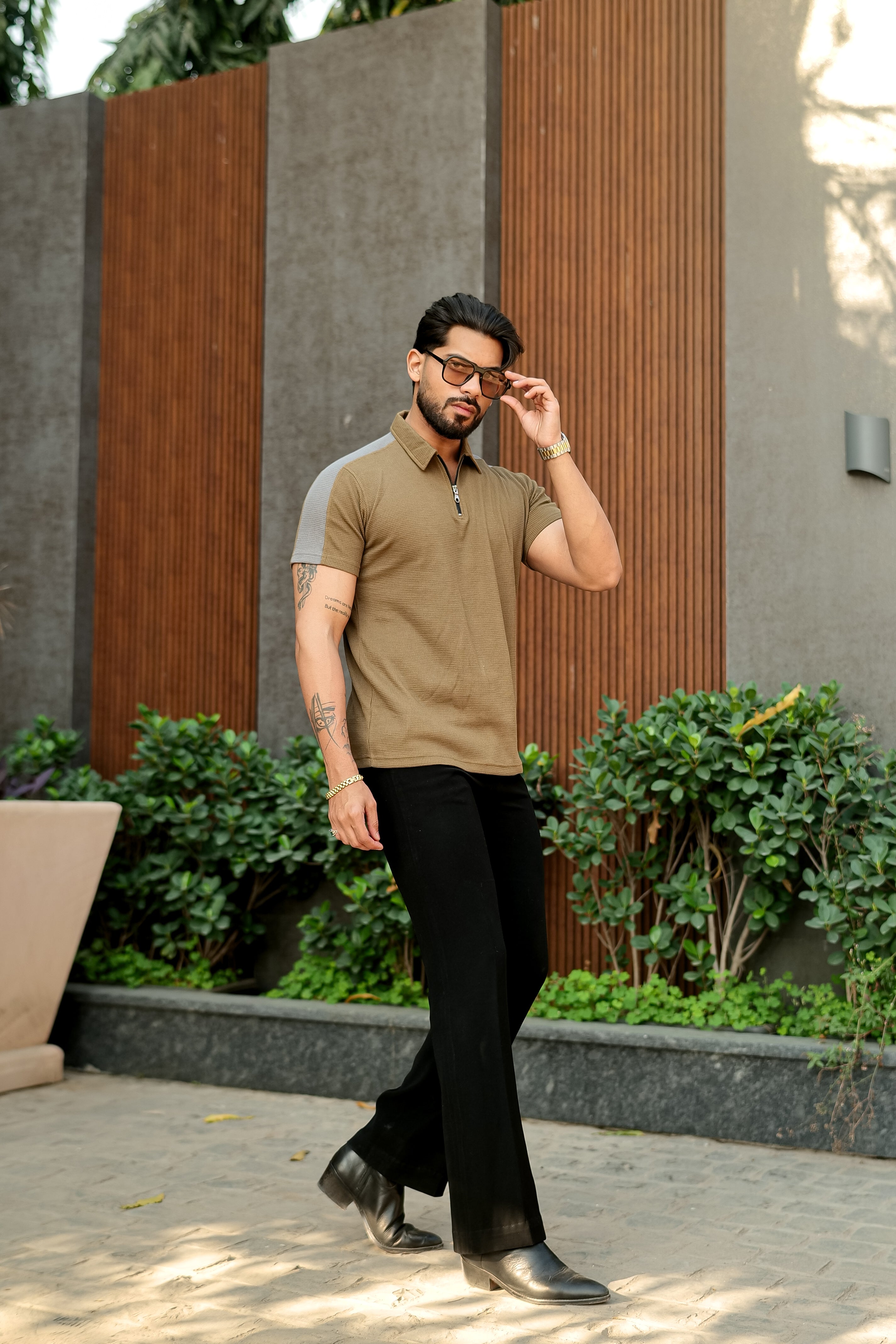 Khakhi Waffle Knit Zipper Polo Collar T-Shirt